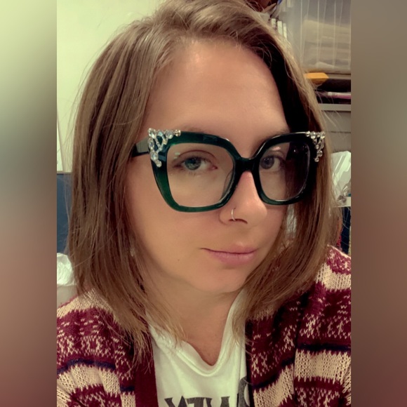 Meet your Posher, Anna - Picture 1 of 2